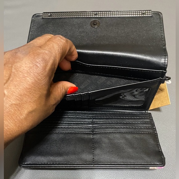 NWT Steve Madden Large Floral Embossed Wallet - Picture 4 of 6